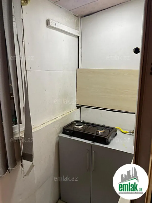 Satılır 1 otaqlı köhnə tikili 32 m²