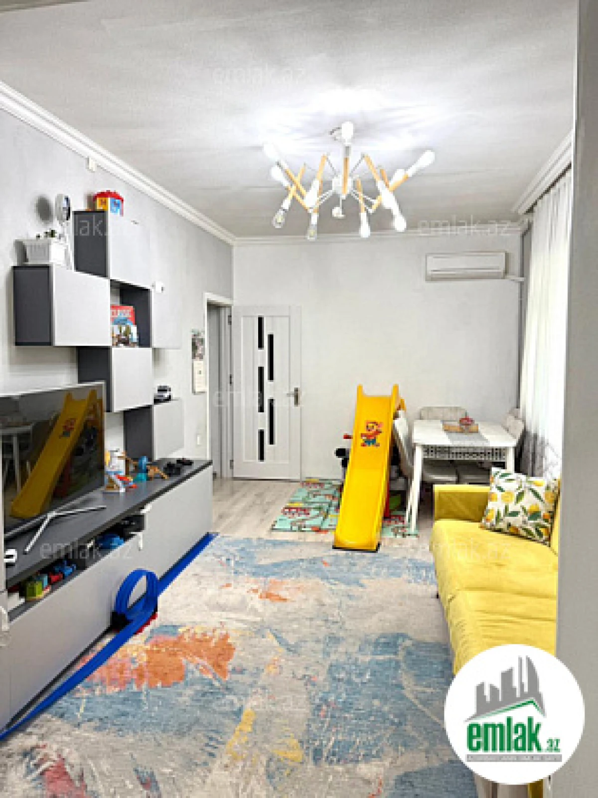 Satılır 2 otaqlı köhnə tikili 43 m²