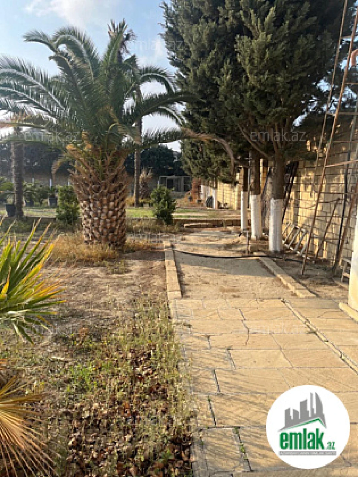 Satılır 10 otaqlı obyekt 1250 m²