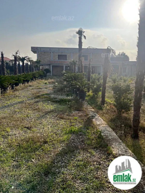 Satılır 10 otaqlı obyekt 1250 m²