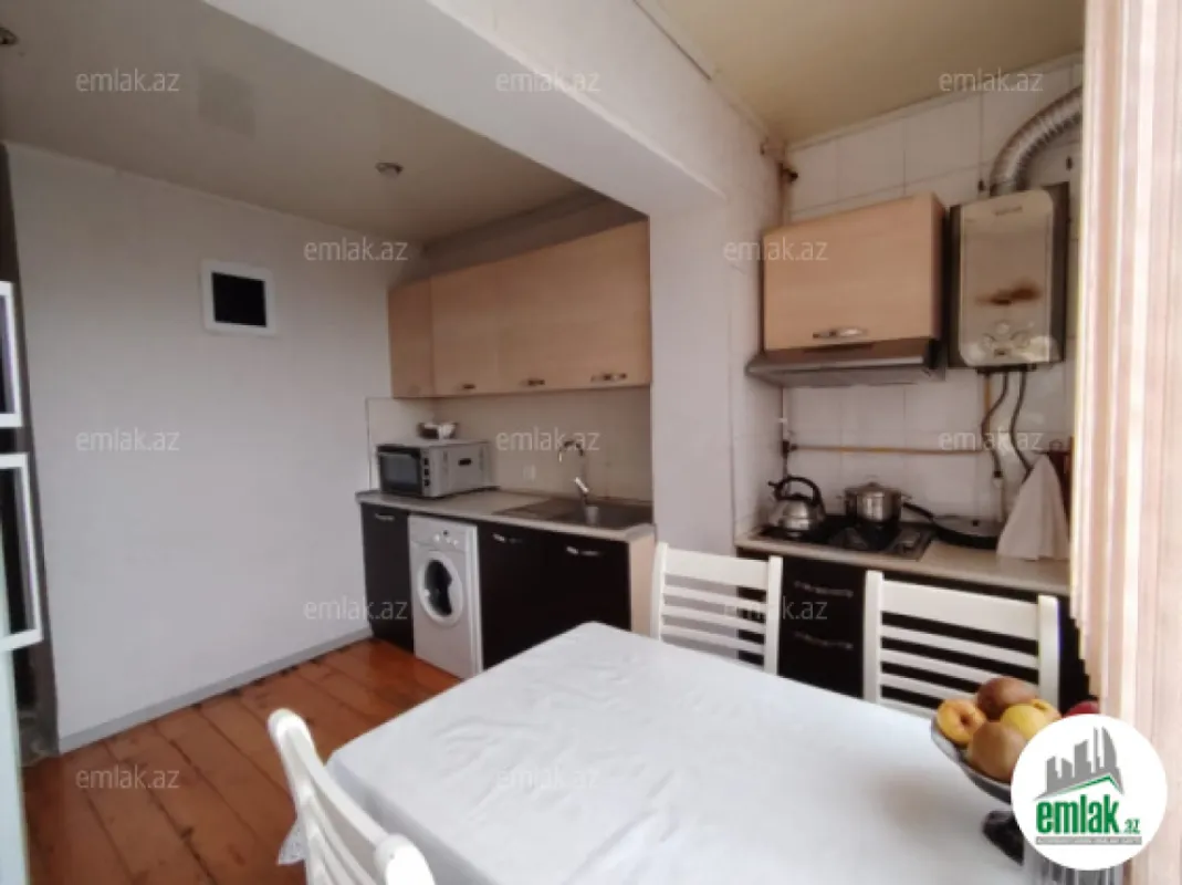 Satılır 2 otaqlı köhnə tikili 50 m²