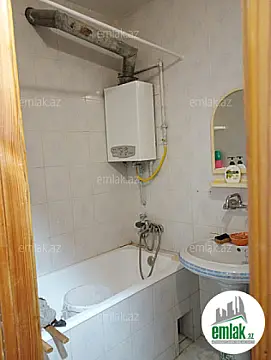 Satılır 2 otaqlı köhnə tikili 58 m²