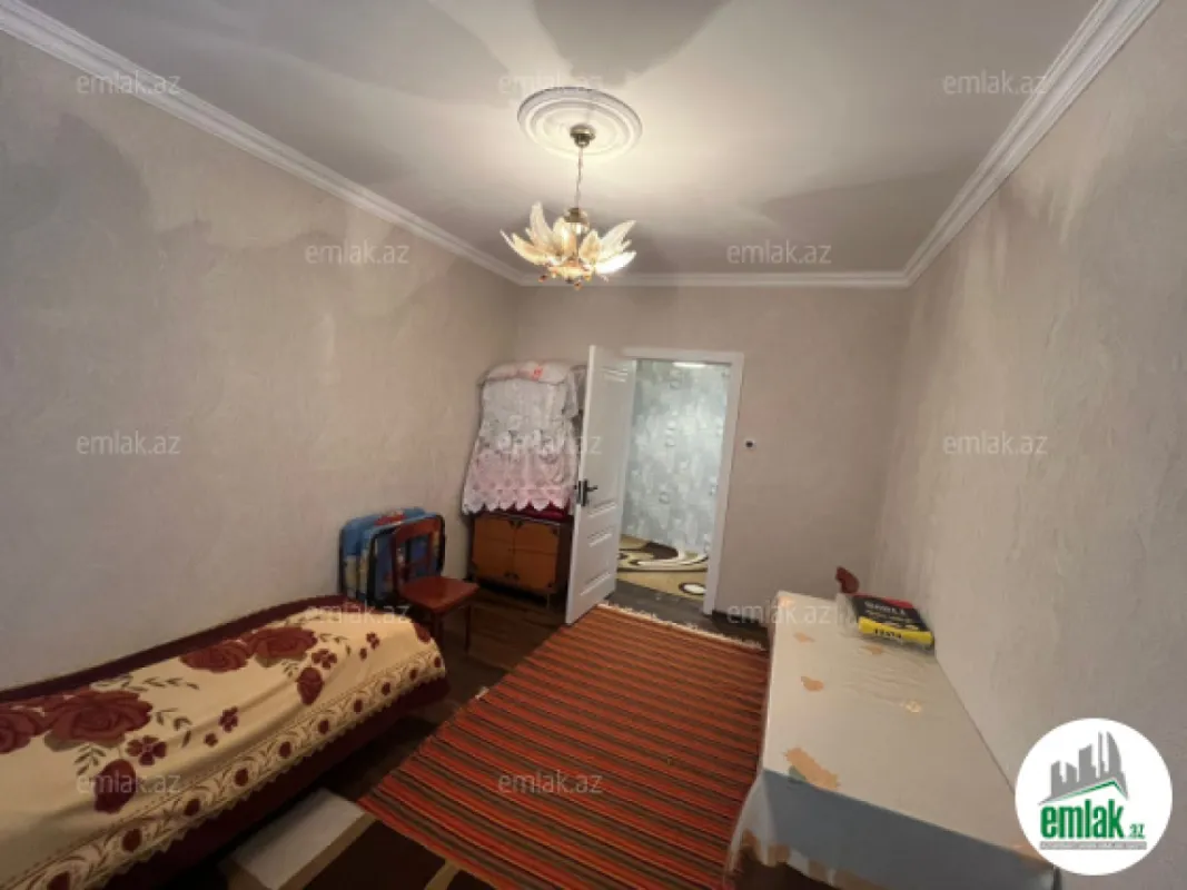 Satılır 2 otaqlı köhnə tikili 58 m²
