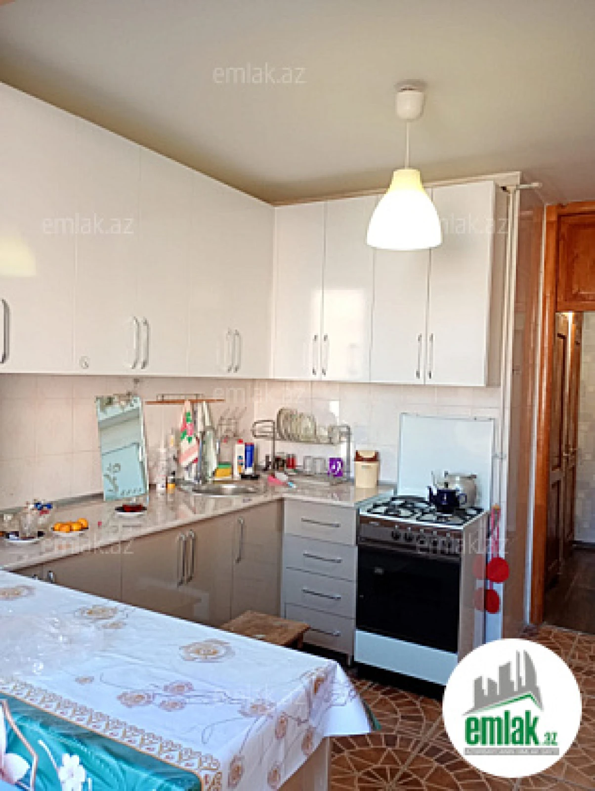 Satılır 2 otaqlı köhnə tikili 58 m²