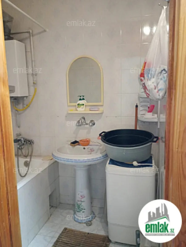 Satılır 2 otaqlı köhnə tikili 58 m²