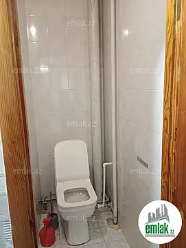 Satılır 2 otaqlı köhnə tikili 58 m²