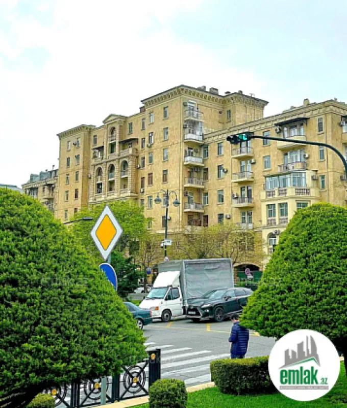 Satılır 2 otaqlı köhnə tikili 55.5 m²