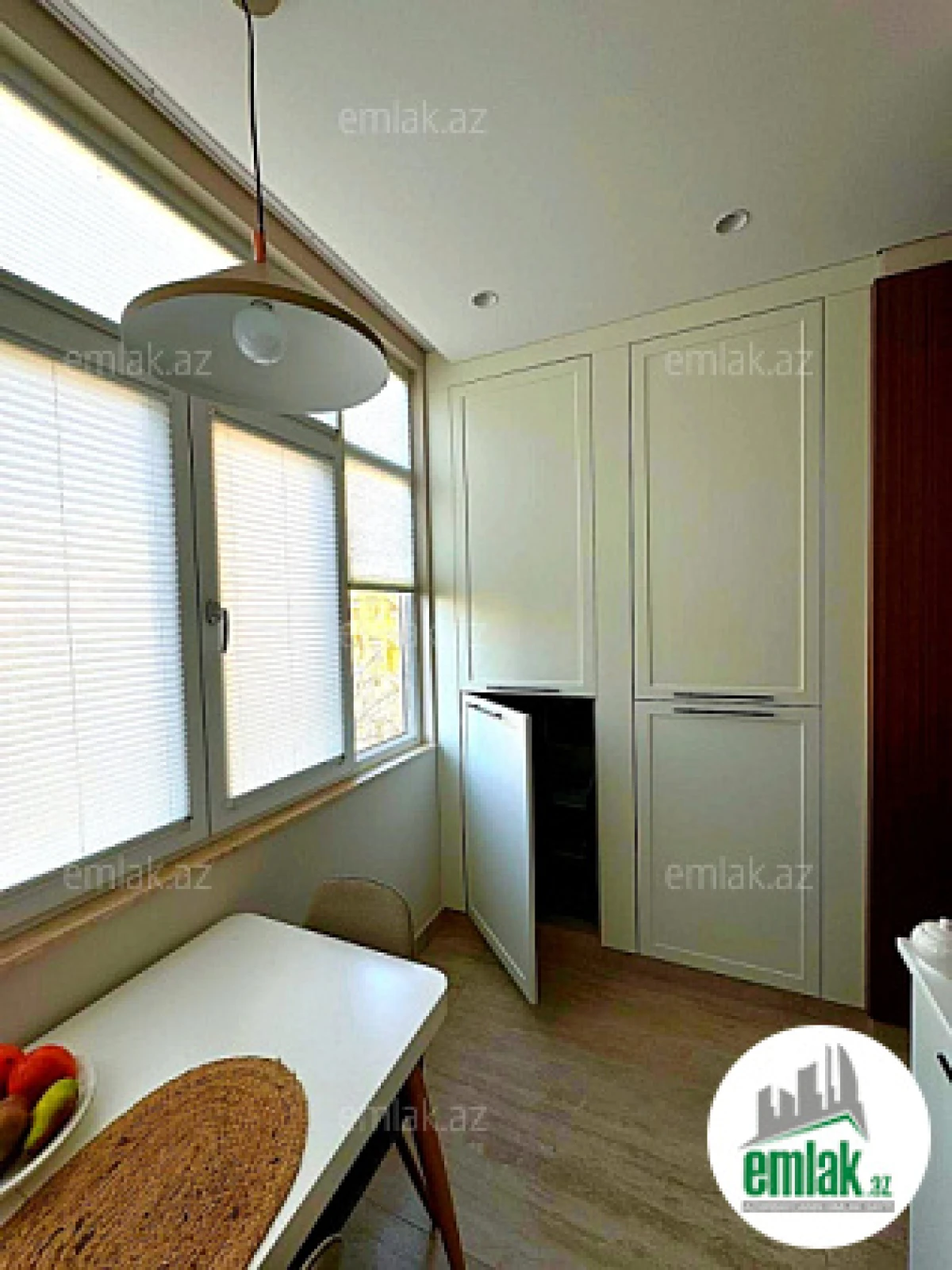 Satılır 2 otaqlı köhnə tikili 55.5 m²