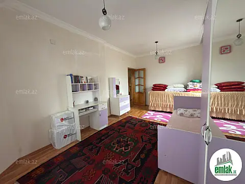 Satılır 6 otaqlı həyət evi 240 m²