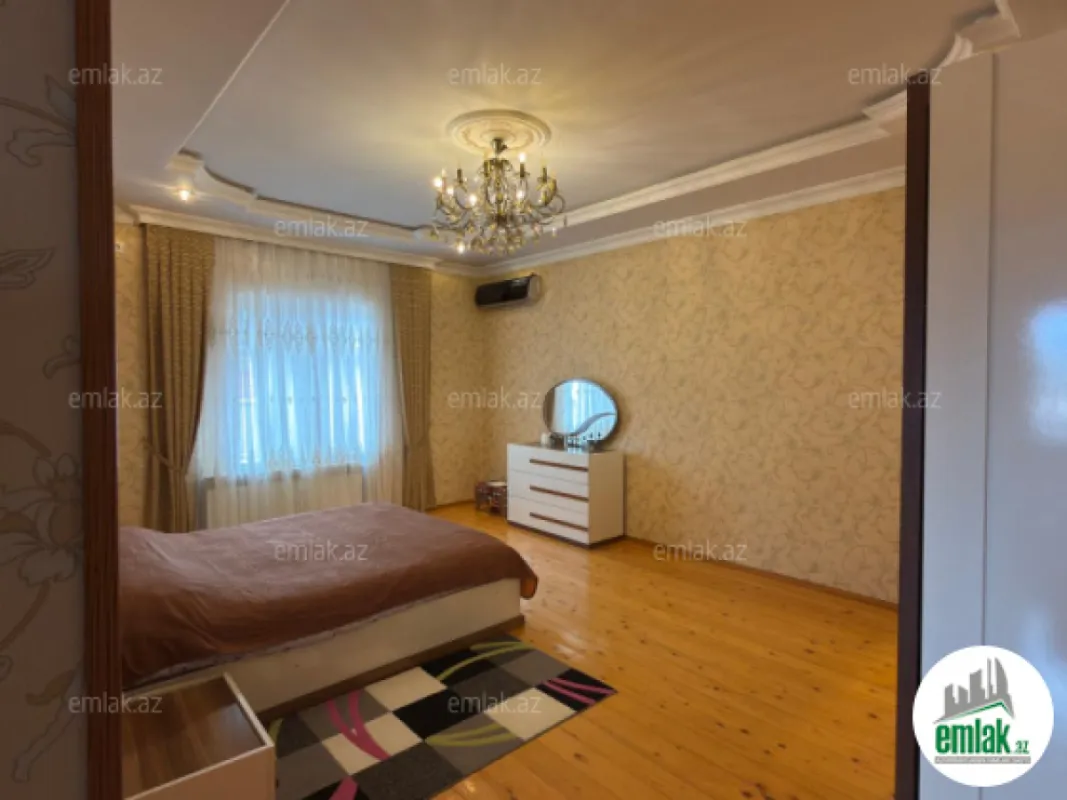 Satılır 6 otaqlı həyət evi 240 m²