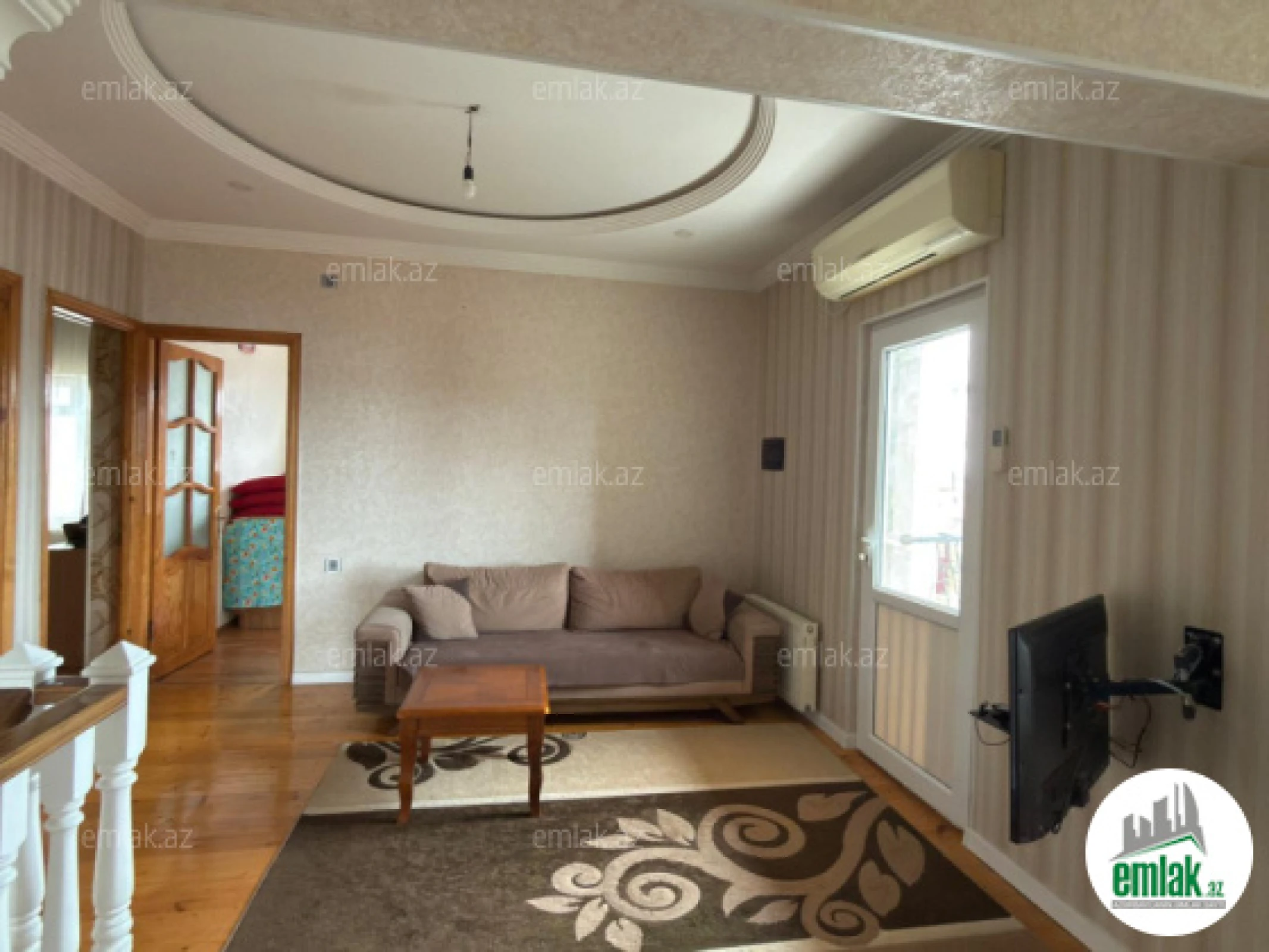 Satılır 6 otaqlı həyət evi 240 m²