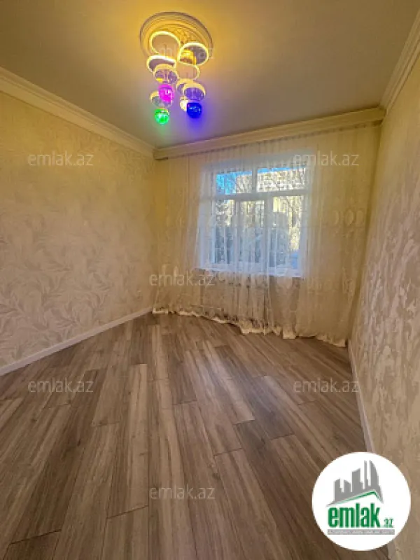 Satılır 4 otaqlı köhnə tikili 85 m²