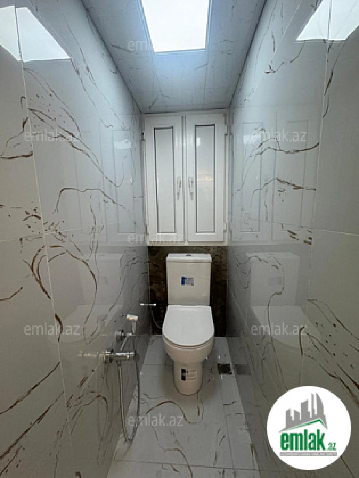 Satılır 4 otaqlı köhnə tikili 85 m²