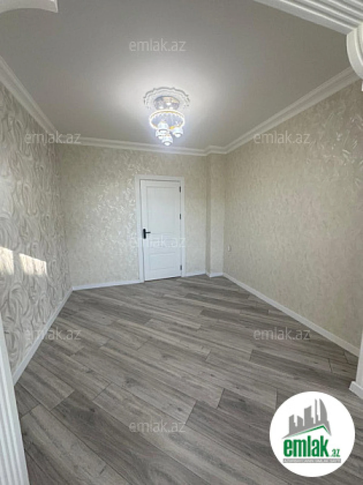 Satılır 4 otaqlı köhnə tikili 85 m²