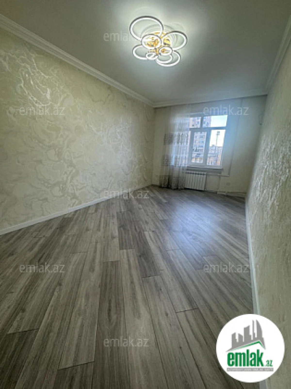 Satılır 4 otaqlı köhnə tikili 85 m²
