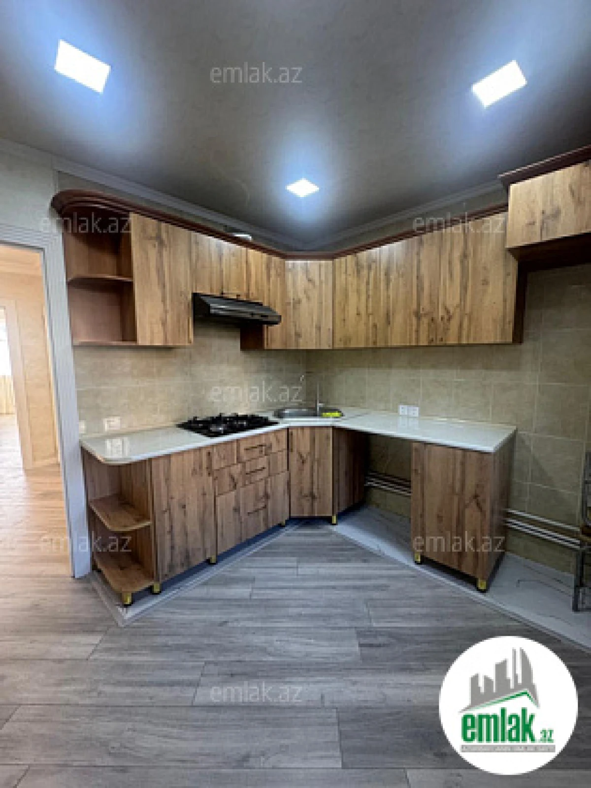 Satılır 4 otaqlı köhnə tikili 85 m²