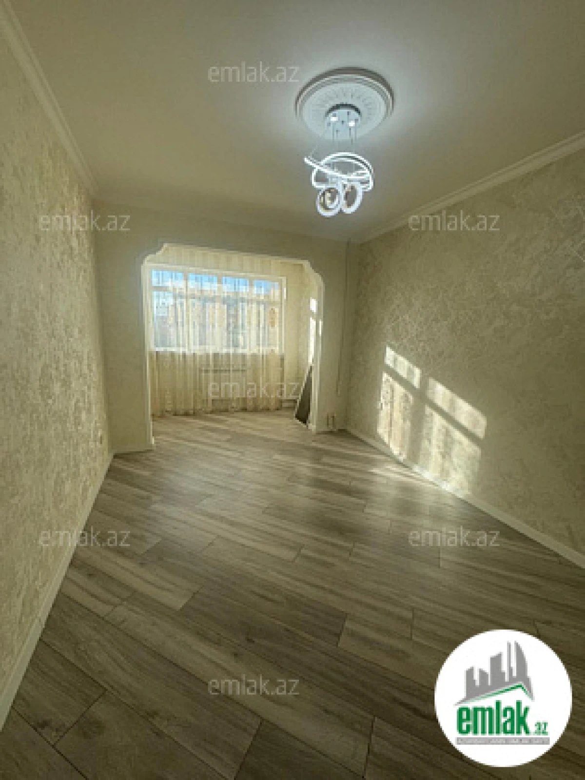 Satılır 4 otaqlı köhnə tikili 85 m²