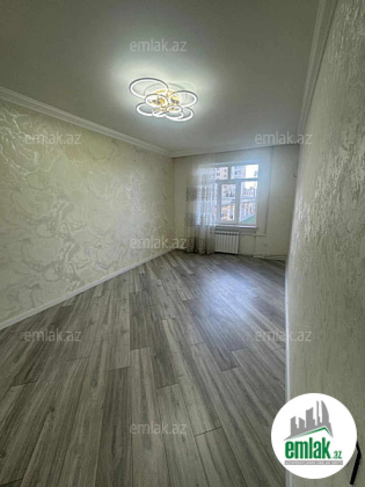 Satılır 4 otaqlı köhnə tikili 85 m²
