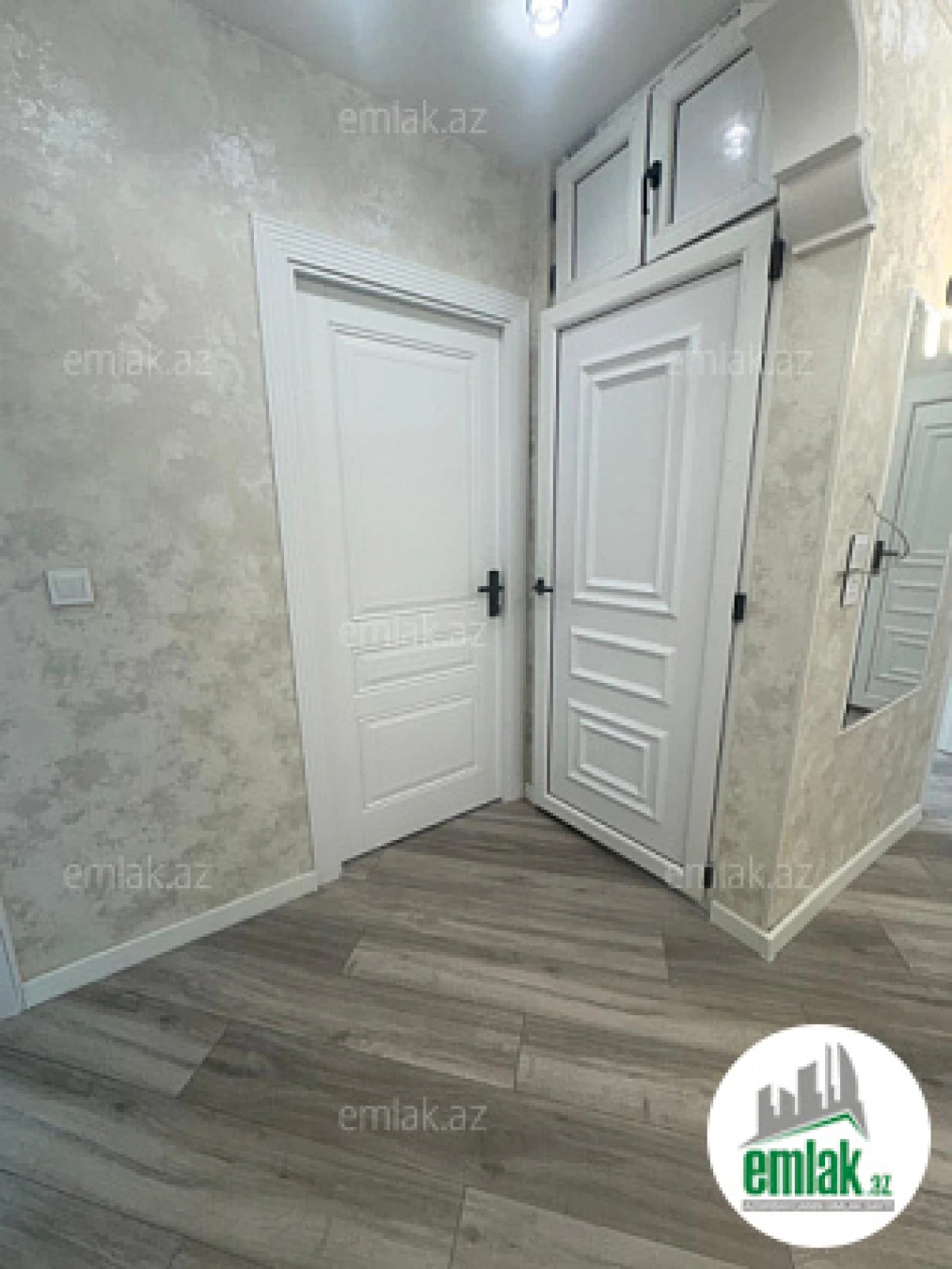 Satılır 4 otaqlı köhnə tikili 85 m²