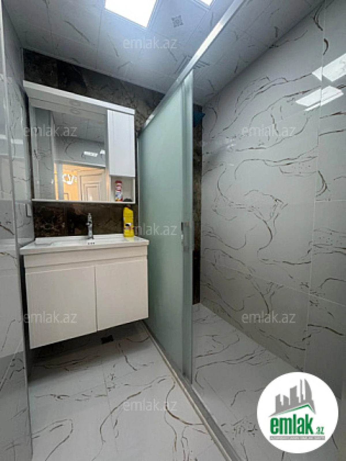 Satılır 4 otaqlı köhnə tikili 85 m²