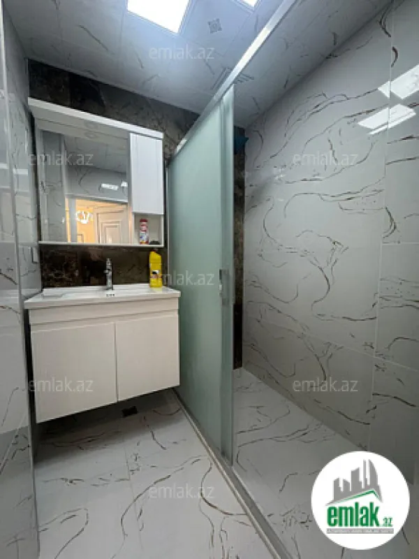 Satılır 4 otaqlı köhnə tikili 85 m²