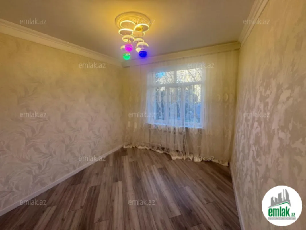 Satılır 4 otaqlı köhnə tikili 85 m²