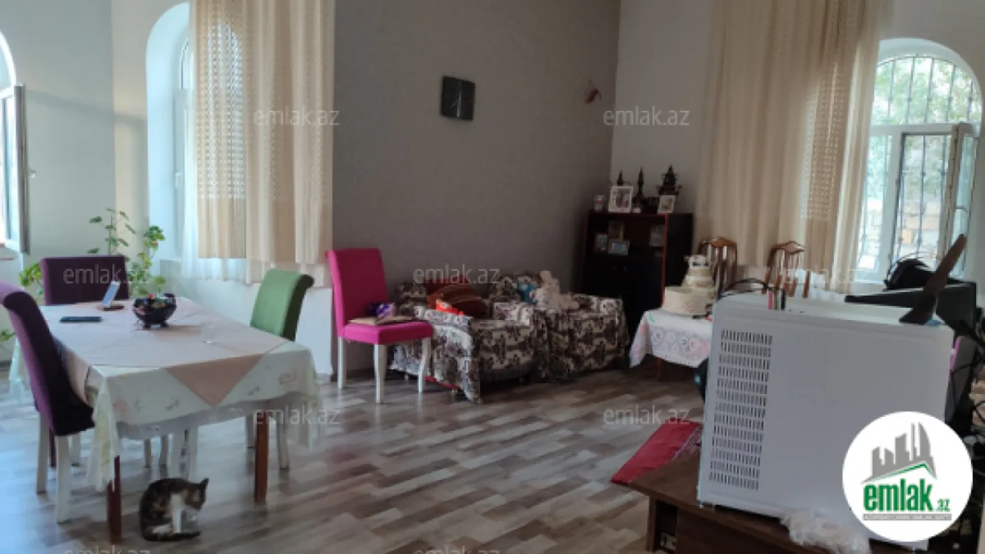 Satılır 2 otaqlı mənzil 210 m²
