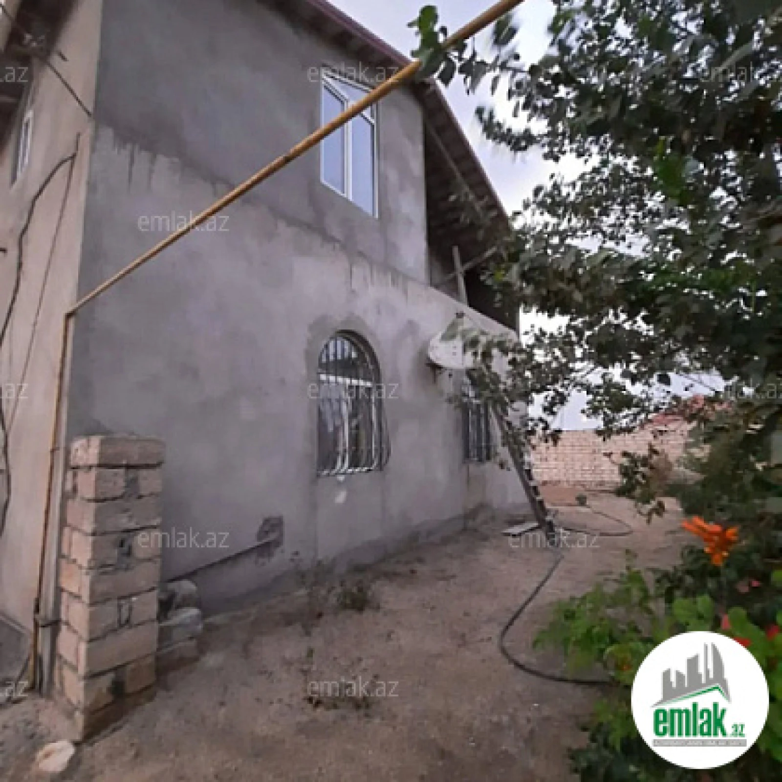 Satılır 2 otaqlı mənzil 210 m²