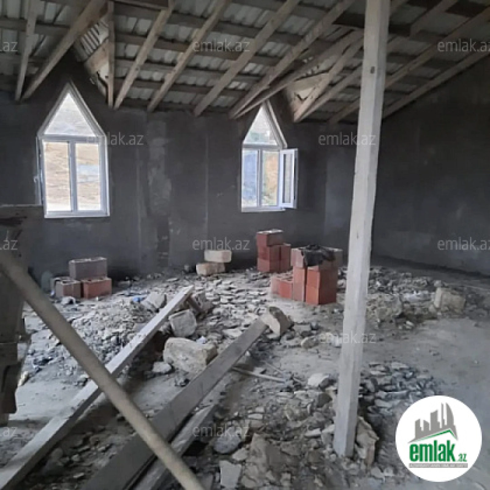 Satılır 2 otaqlı mənzil 210 m²