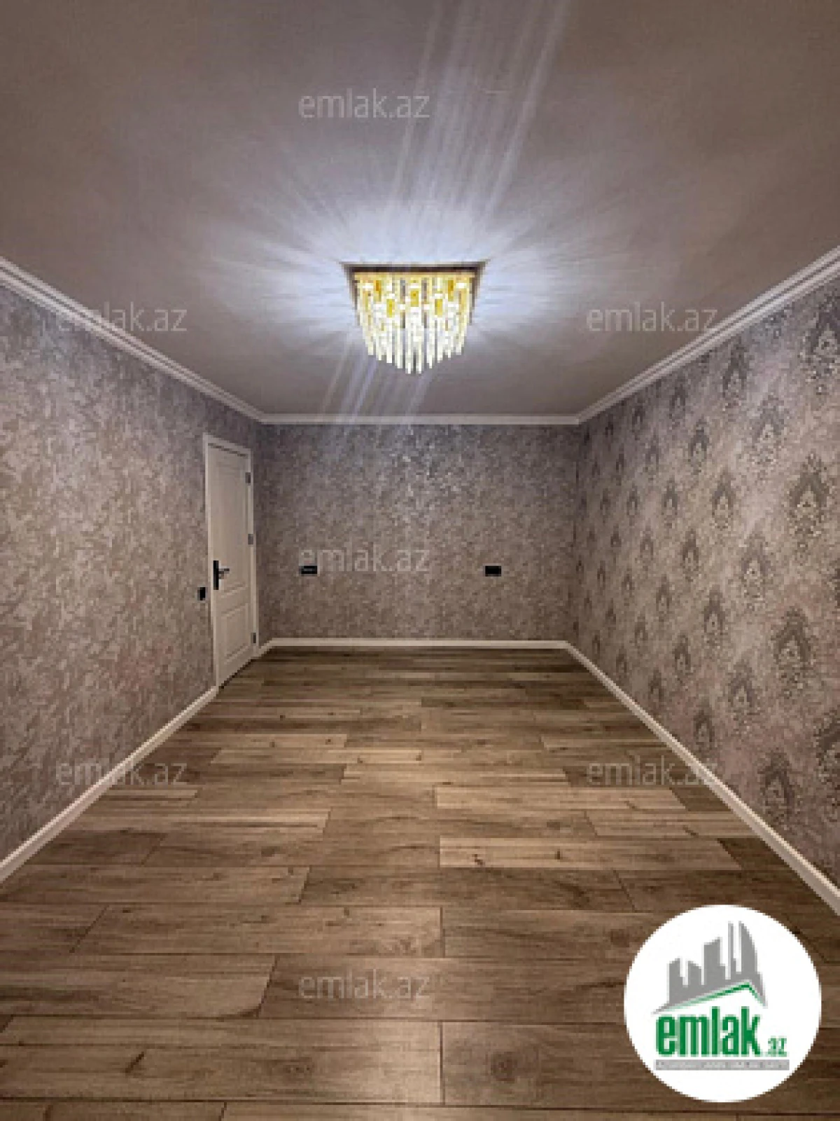 Satılır 3 otaqlı köhnə tikili 75 m²