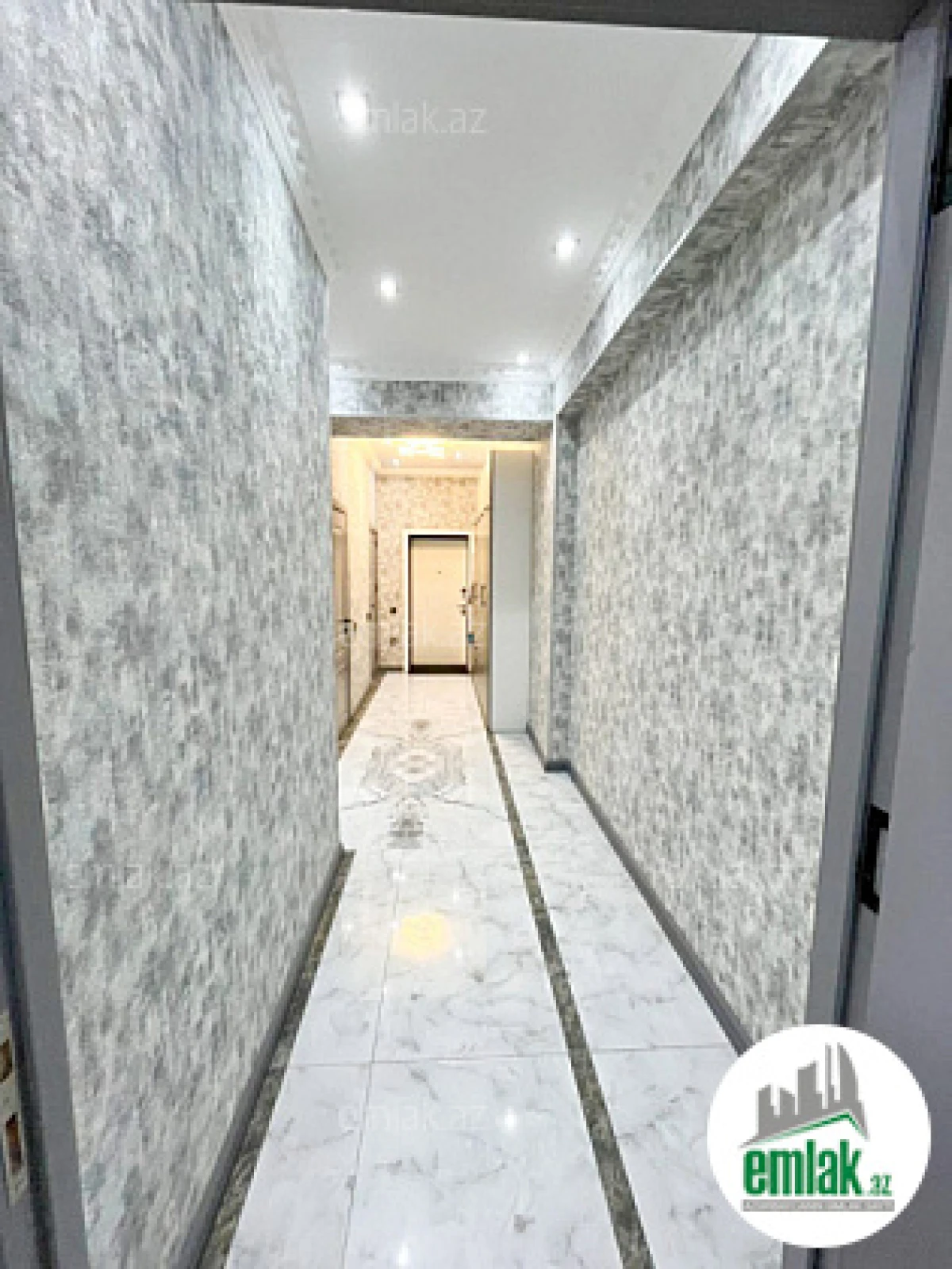 Satılır 3 otaqlı yeni tikili 136 m²