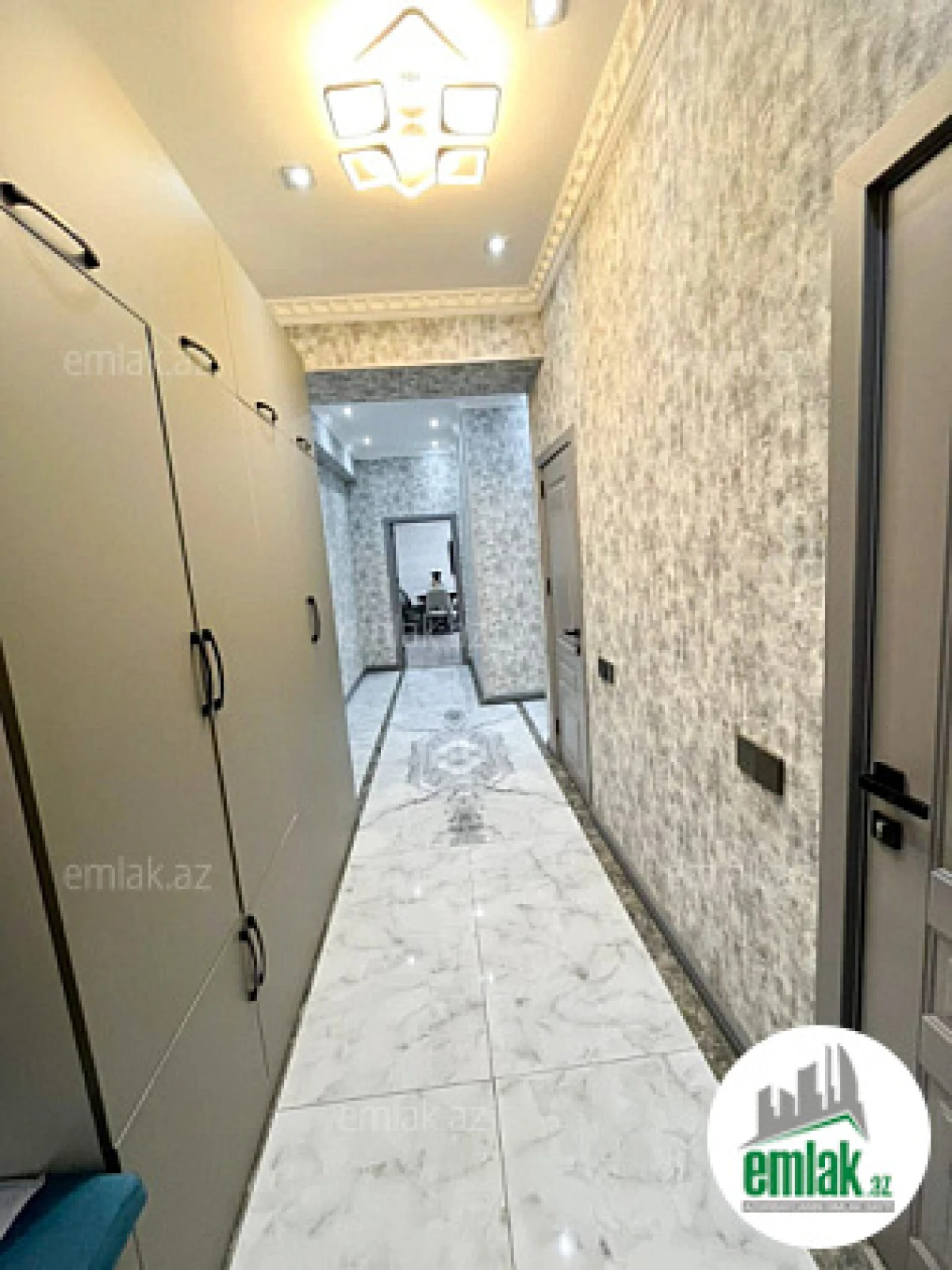 Satılır 3 otaqlı yeni tikili 136 m²