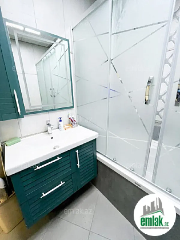 Satılır 3 otaqlı yeni tikili 136 m²