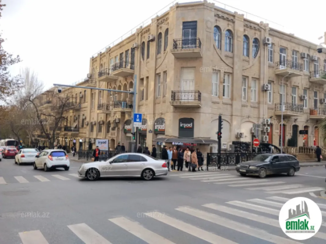 Satılır 3 otaqlı köhnə tikili 78 m²