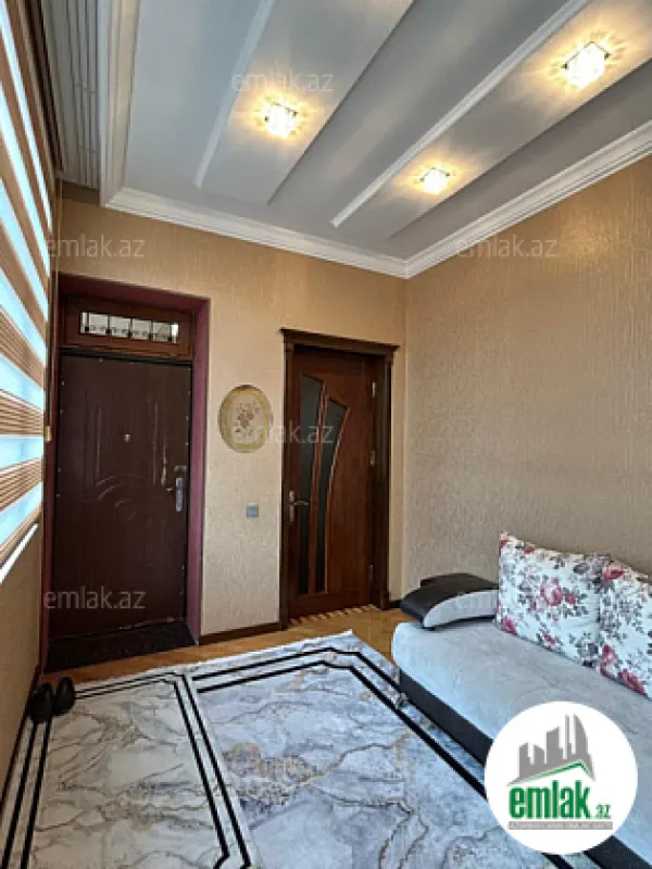 Satılır 6 otaqlı həyət evi 520 m²
