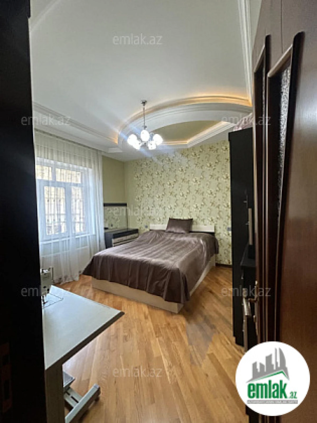 Satılır 6 otaqlı həyət evi 520 m²