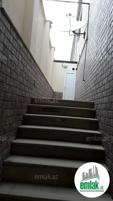 Satılır 6 otaqlı həyət evi 520 m²