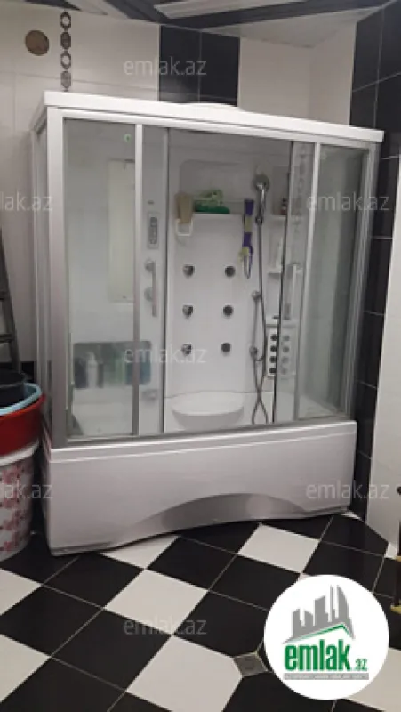 Satılır 6 otaqlı həyət evi 520 m²