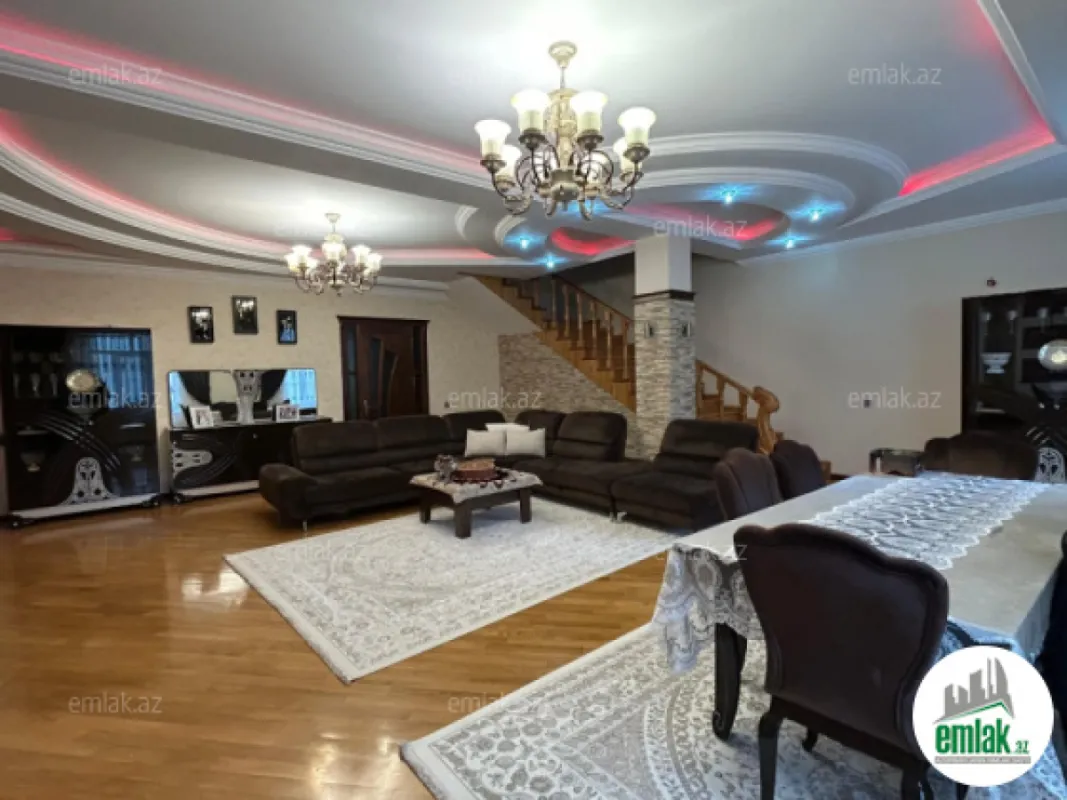 Satılır 6 otaqlı həyət evi 520 m²