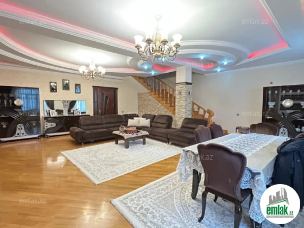 Satılır 6 otaqlı həyət evi 520 m²