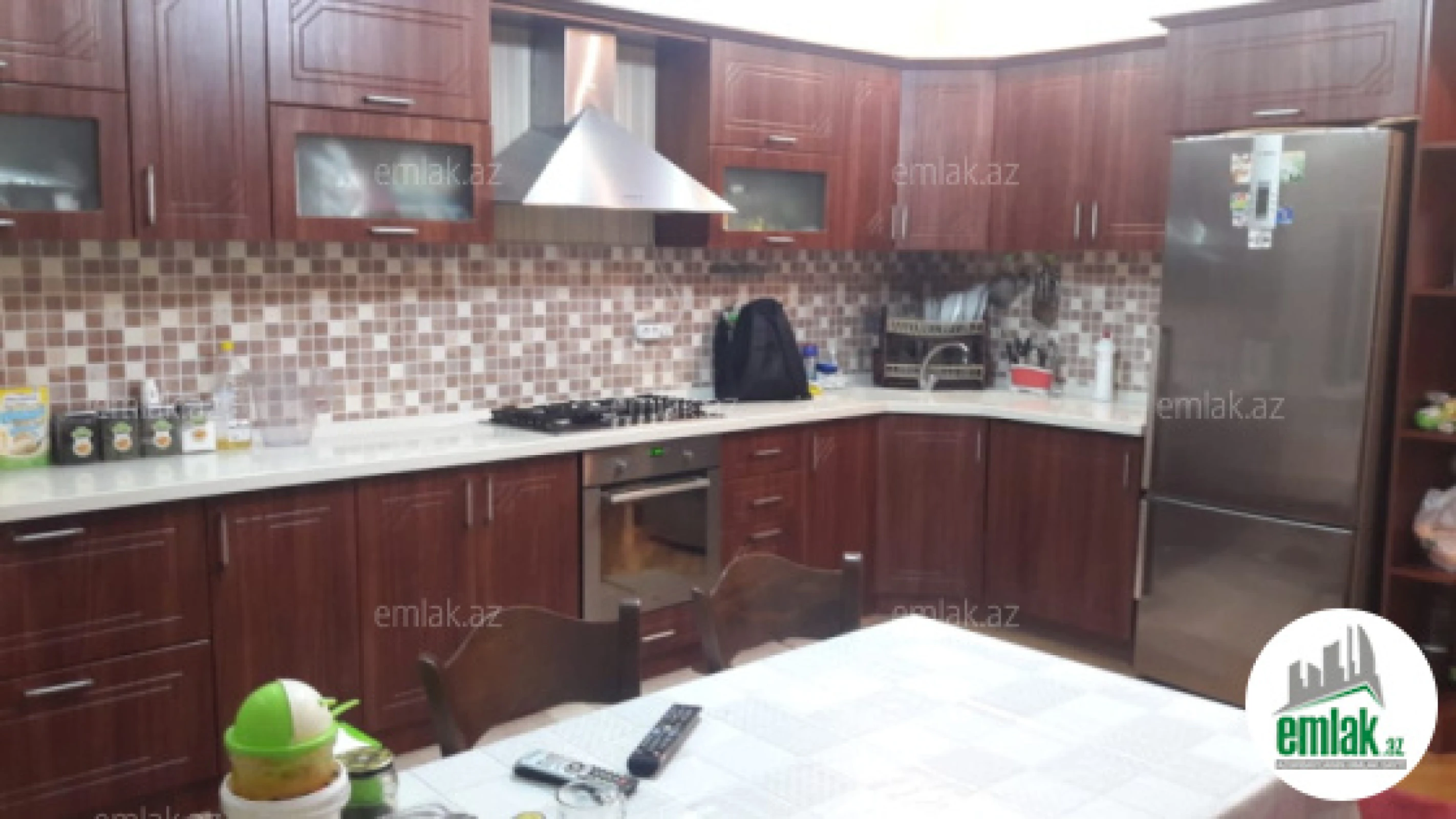 Satılır 6 otaqlı həyət evi 520 m²
