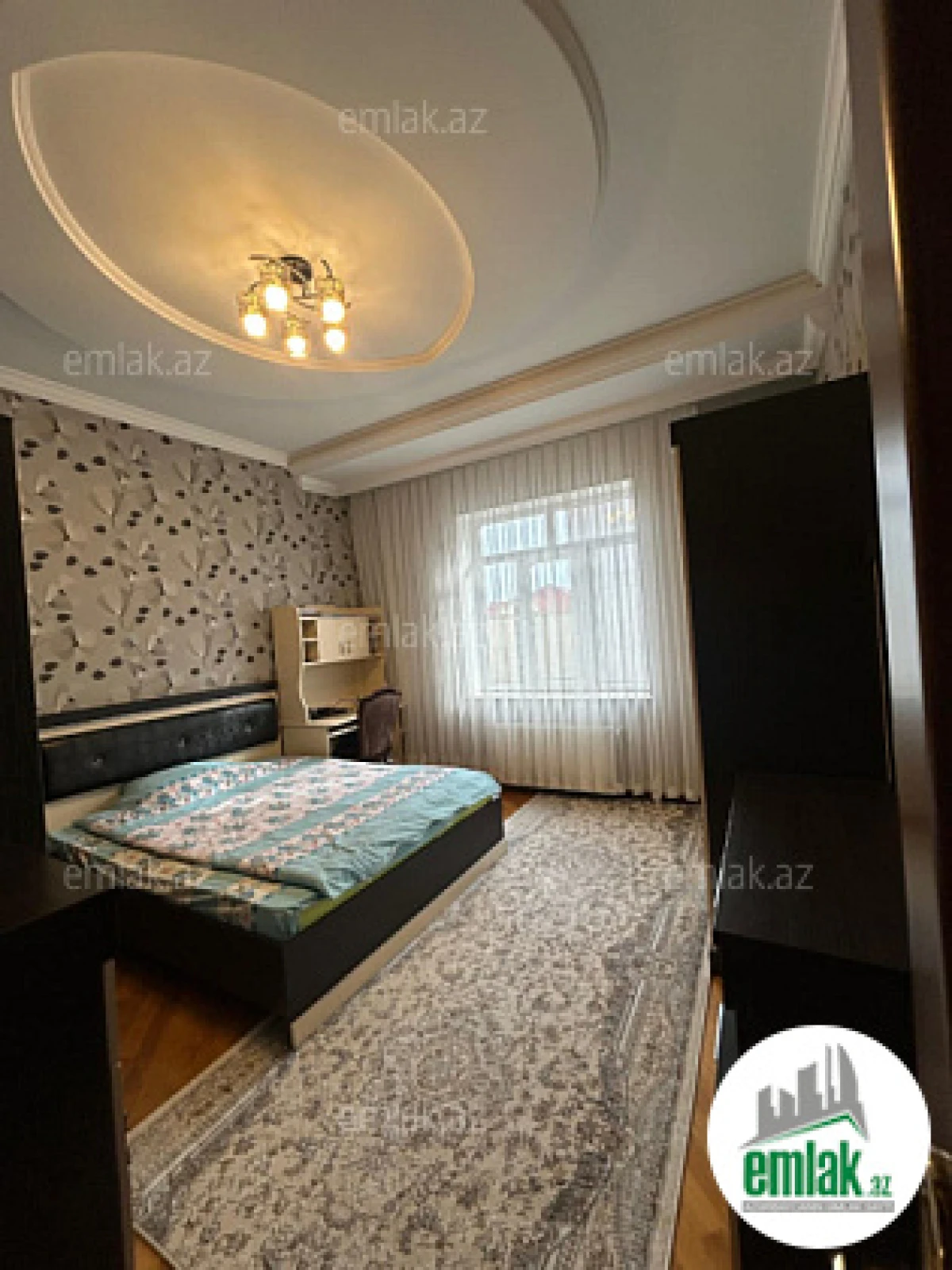 Satılır 6 otaqlı həyət evi 520 m²