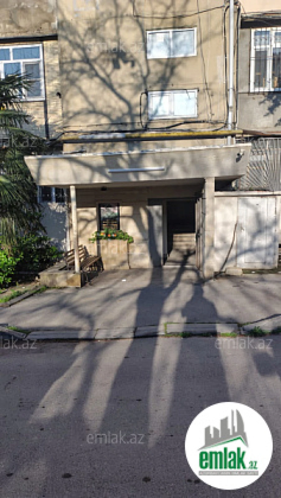 Satılır 2 otaqlı köhnə tikili 64 m²