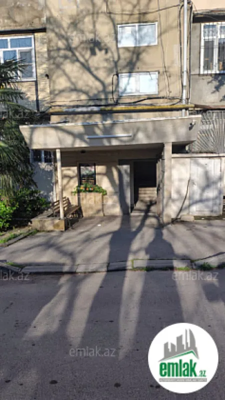 Satılır 2 otaqlı köhnə tikili 64 m²