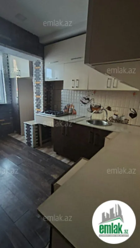 Satılır 2 otaqlı köhnə tikili 64 m²