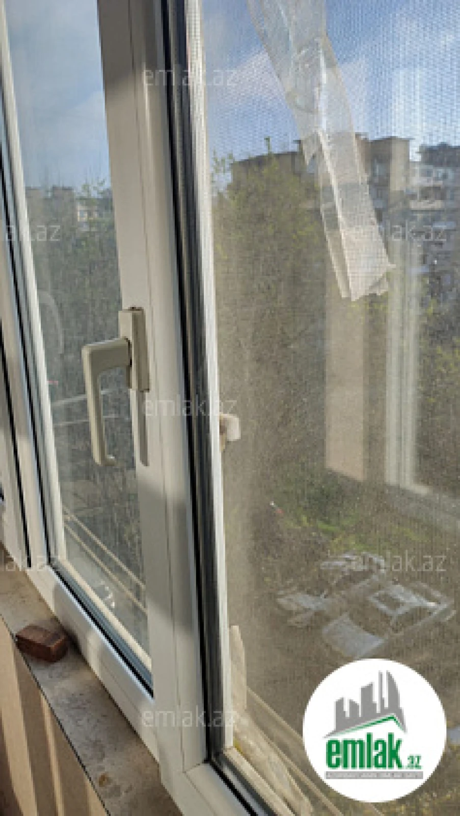 Satılır 2 otaqlı köhnə tikili 64 m²