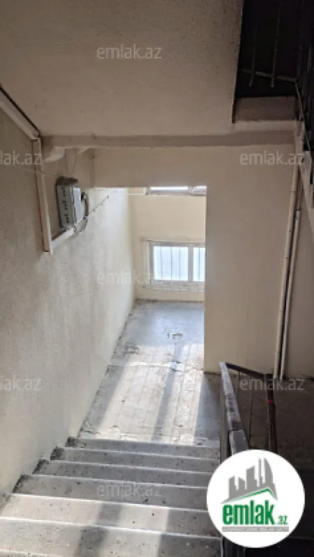 Satılır 2 otaqlı köhnə tikili 64 m²