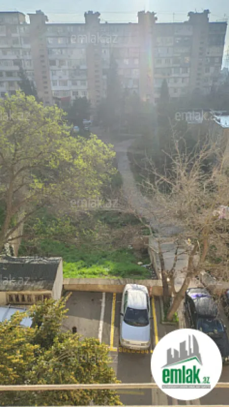 Satılır 2 otaqlı köhnə tikili 64 m²