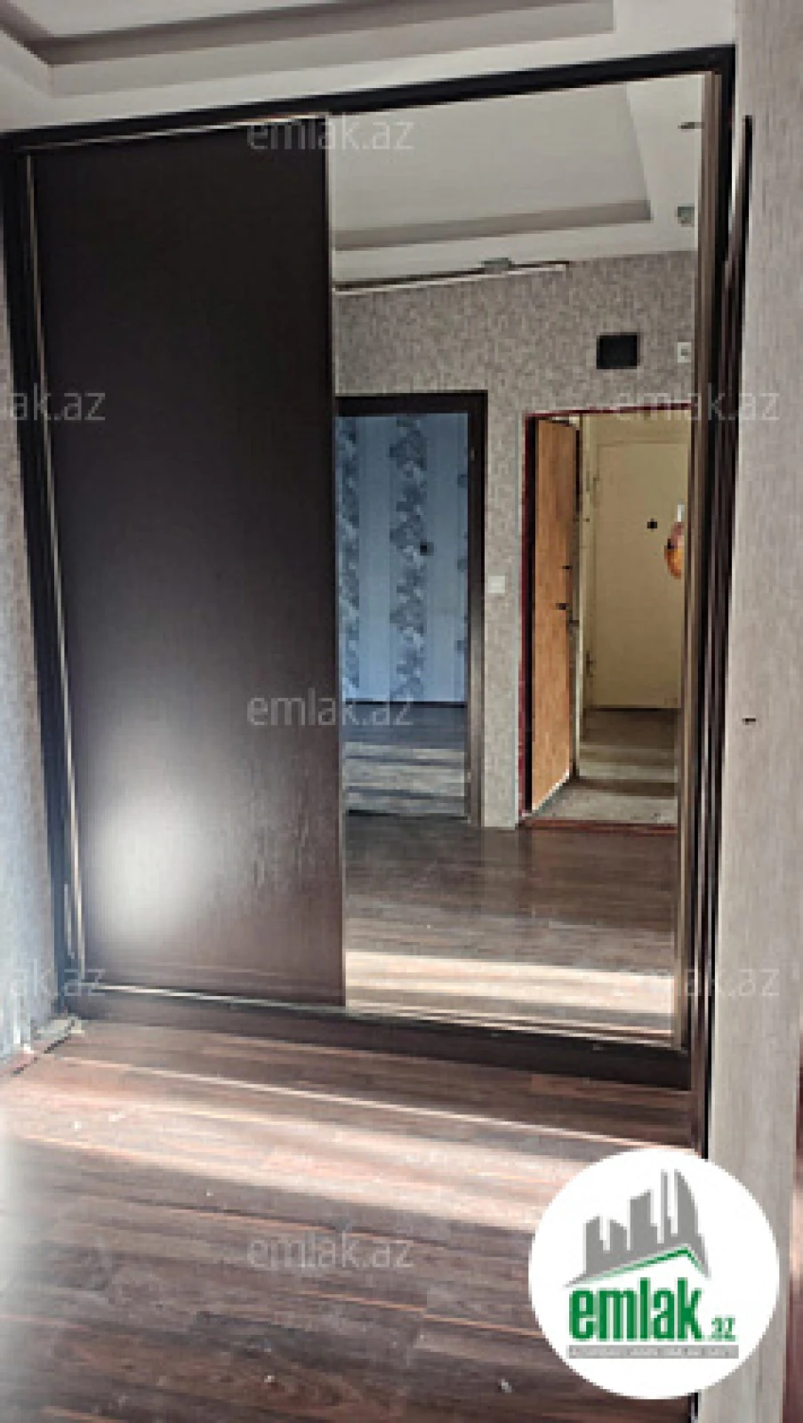 Satılır 2 otaqlı köhnə tikili 64 m²