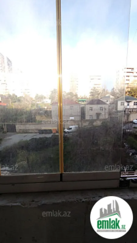 Satılır 2 otaqlı köhnə tikili 64 m²